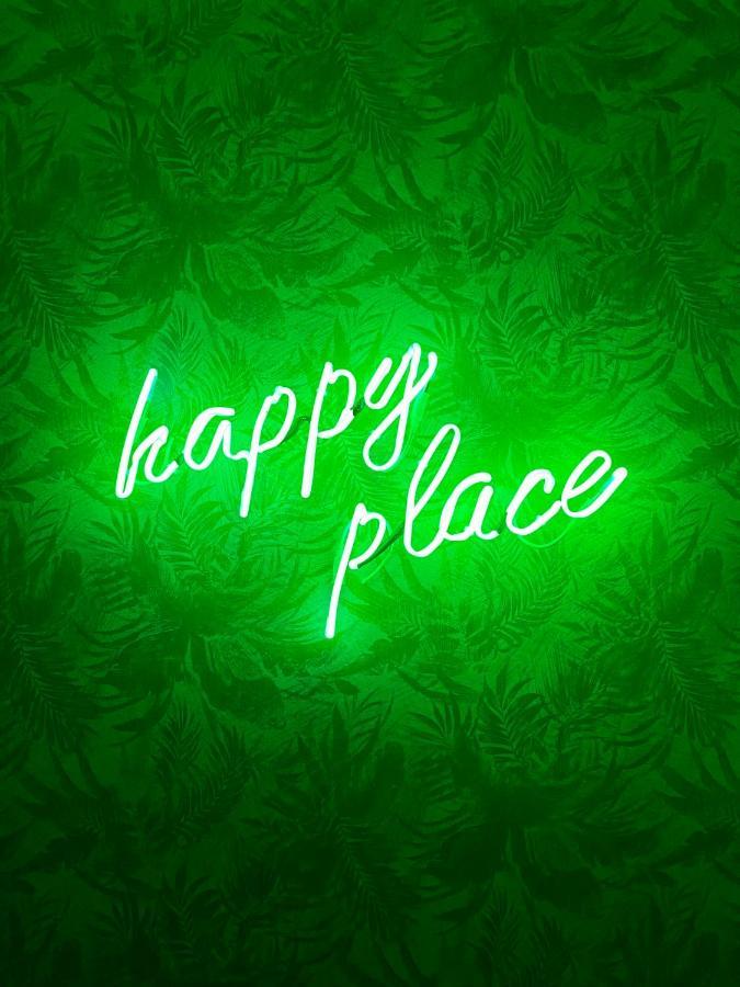 Happy Place! Big, Bright & Central - Ideal For Families And Groups Of Friends باترا المظهر الخارجي الصورة